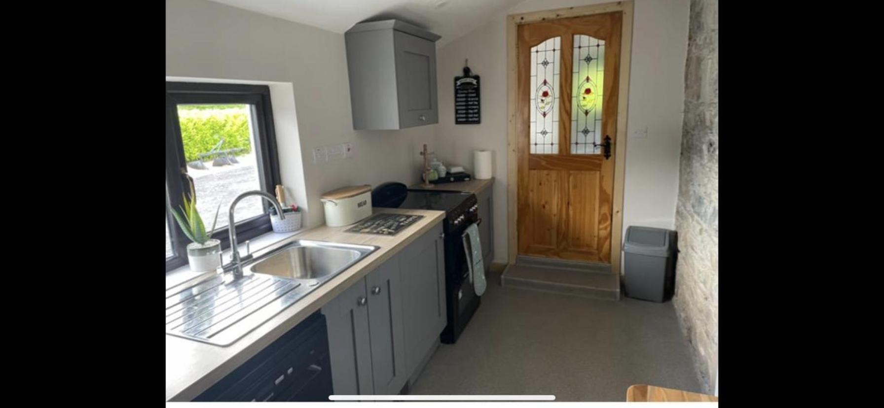 Kate'S Cottage Westport Bagian luar foto